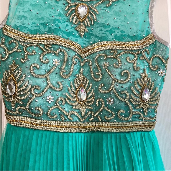 Dress - Picture 4 of 5